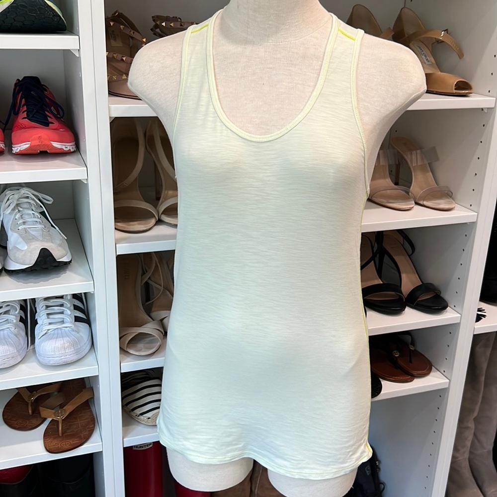 Lululemon open weave seam Racerback tank size 4 yellow